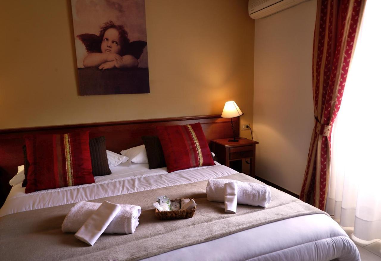 Hotel Borgo Antico Фабриано Экстерьер фото
