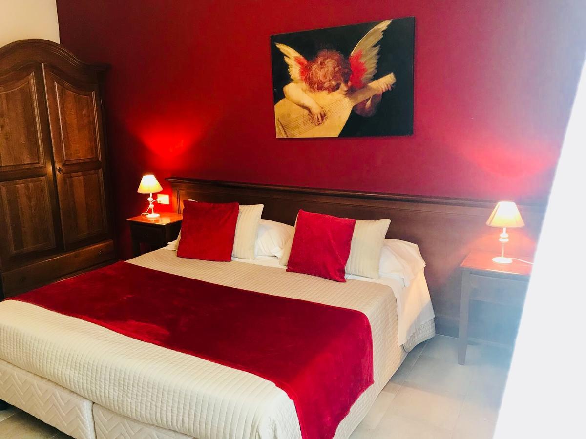 Hotel Borgo Antico Фабриано Экстерьер фото