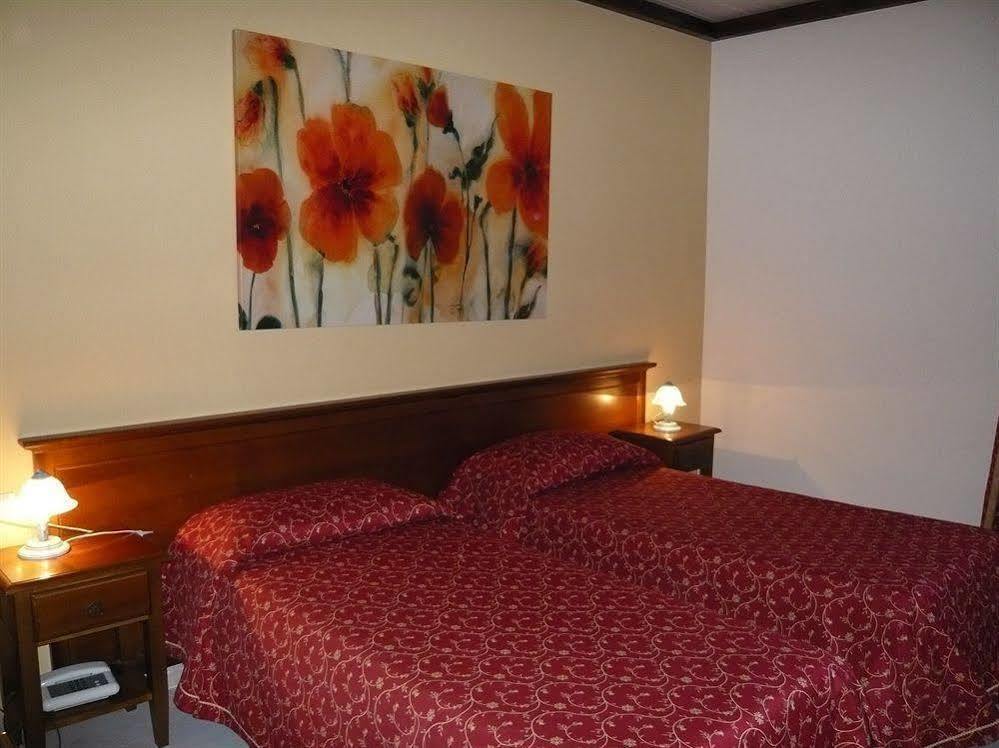 Hotel Borgo Antico Фабриано Экстерьер фото